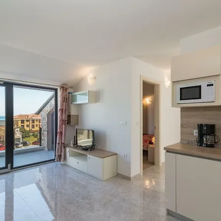 Aron Apartment