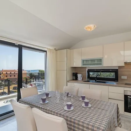 Apartment Aron *