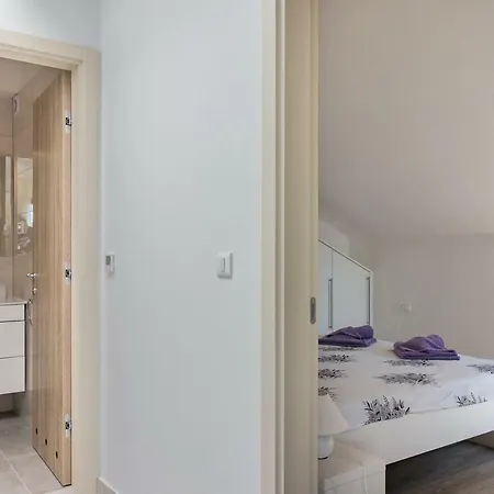 Aron Apartment *